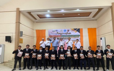 PENYERAHAN SURAT KELULUSAN DAN KONTRAK KERJA SISWA XII  & XIII SMKN 5 BANJARMASIN TAHUN 2024